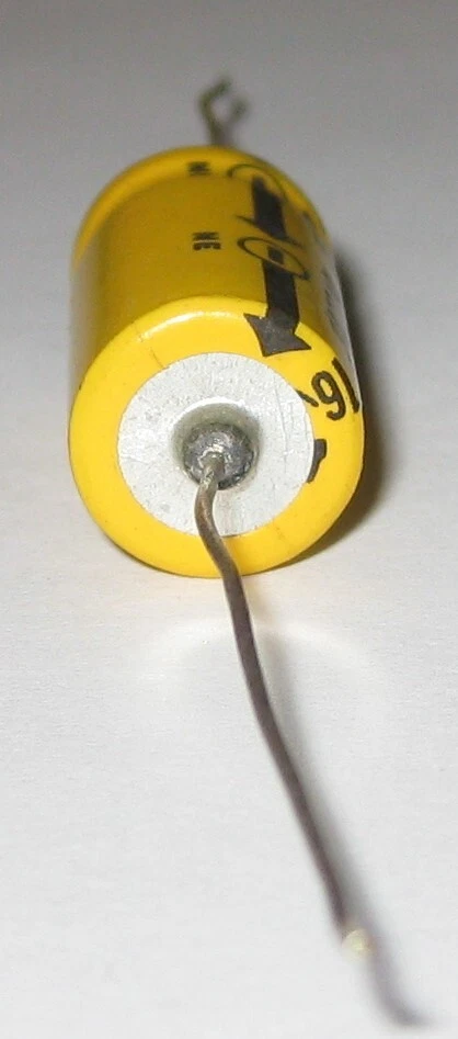 Condensador electrolítico axial ECI 220 uF - 16 V CC - 10 mm de diámetro - cables completos Foto 2 de 4