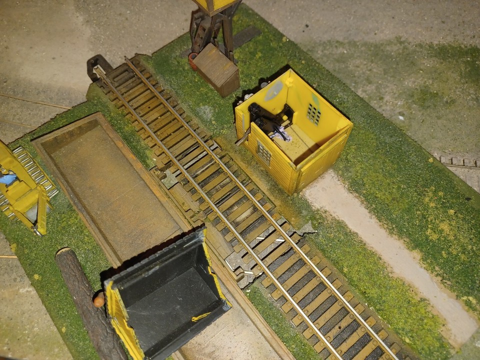 Ho scale working log dump with bulldozer | eBay