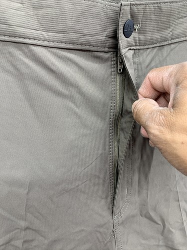 Wrangler Men's Bermuda Shorts Size 42 Green Taupe Walking Summer Zip Up Pockets - Picture 8 of 18