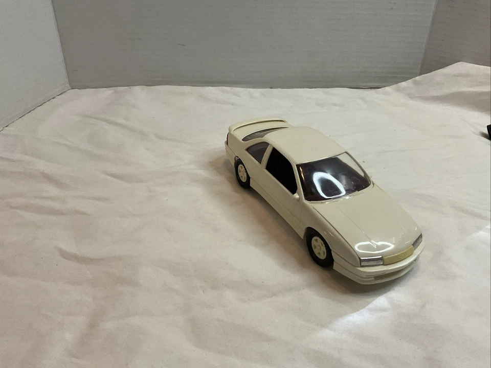 1990 GtZ Beretta Dealer Promo Model Car 1/25 (213) - Image 3 of 4