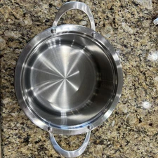 Cat Cora By Starfrit  4 Quart 18/10 Stainless Steel Cookware & Bamboo Potholder