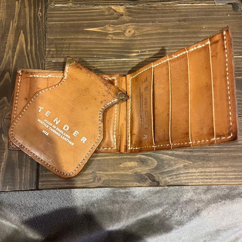 TENDER Co Leather Bifold Wallet Brown Coin Pocket Separate Vintage Style