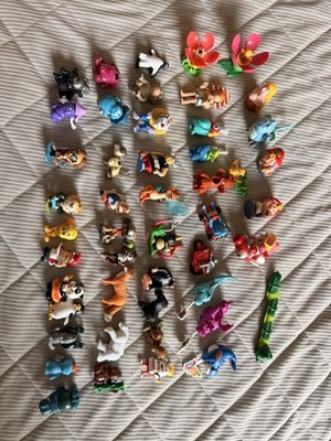 Large Lot of Kinder Surprise Figures   Vintage Collectibles, Mixed Years Series