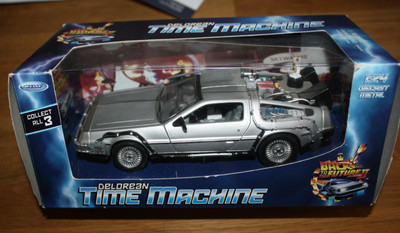 Welly Cars & Co Delorean Time Machine - Zurück in die Zukunft II  M 1:24