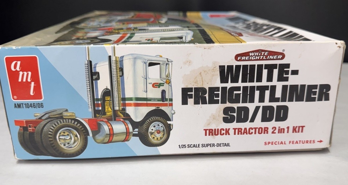 amt 1/25 デストロイヤー2 White Freightliner SD/DD Tractor Cab 75th Anniversary (2 in