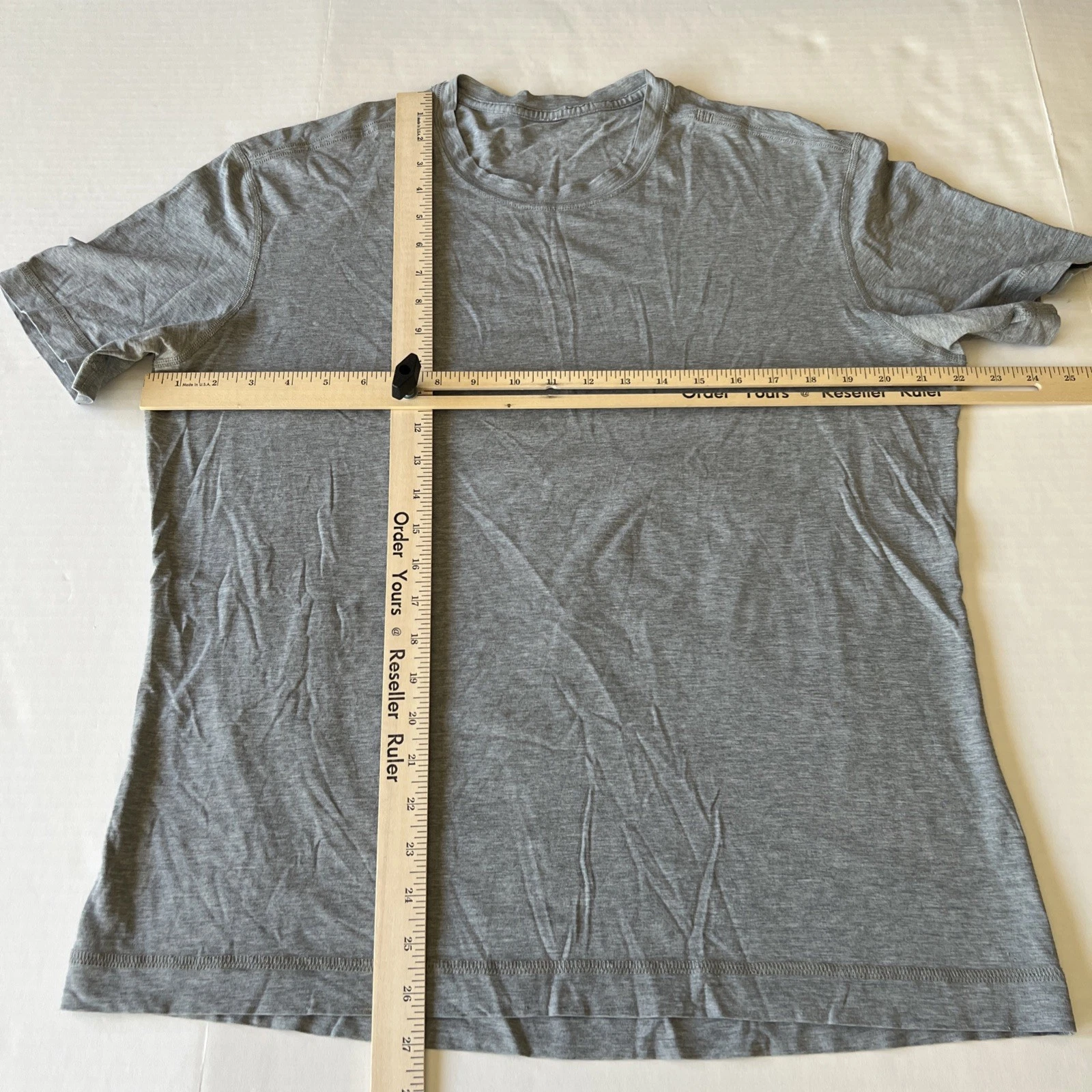 Lululemon Shirt Men's Large Gray Heather Lightweight Tee Short Sleeve T-Shirt