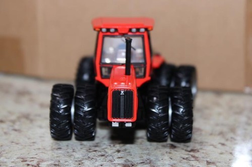 Allis Chalmers 4W-220 with Duals LE 2020 Nat Farm Toy Show #164060TP 1/64 Scale - Picture 7 of 9