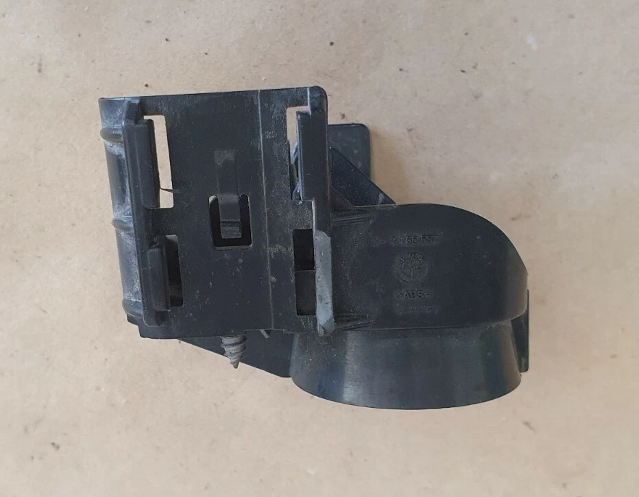 BMW 3 Series 1 E90 E92 E93 Passenger Side Headlight Bracket Arm  