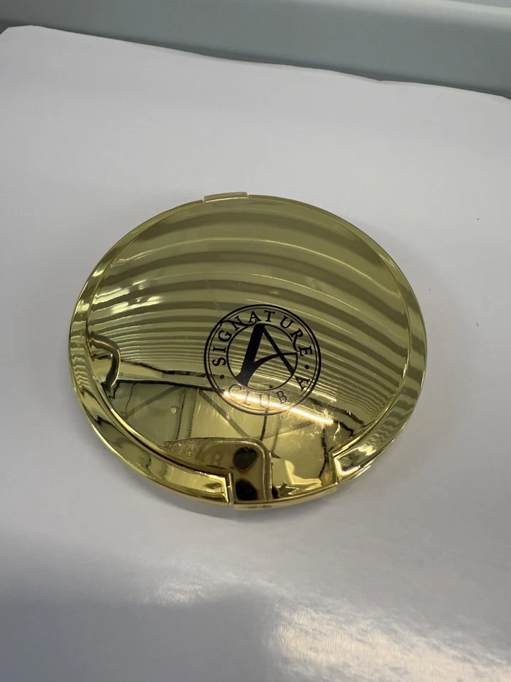 Signature Club A Kaleidoscope Translucent Finishing Powder 0.28 oz w/ FREE BRUSH - Image 3 of 3