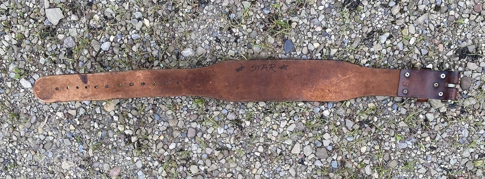 Cinturón de levantamiento de pesas Gold's Gym pequeño 24-28 cuero marrón 37” largo 4” ancho Foto 2 de 4