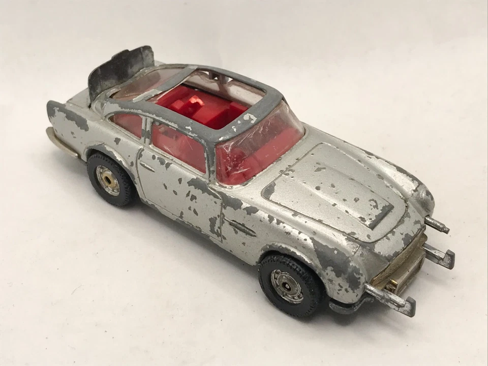 CORGI TOYS WHIZWHEELS # 270 JAMES BOND ASTON MARTIN DB5 1/43 SCALE DIECAST 1976 - Image 4 of 4
