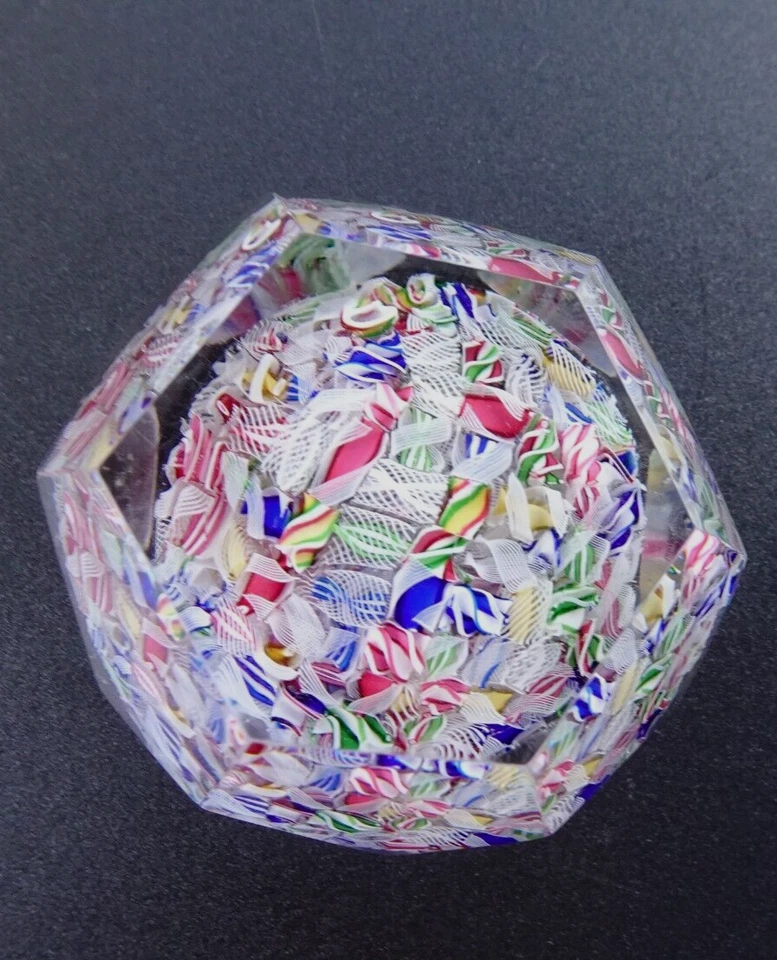 Pisapapeles de relleno revuelto de macedoína baccarat antiguo facetado Foto 3 de 4