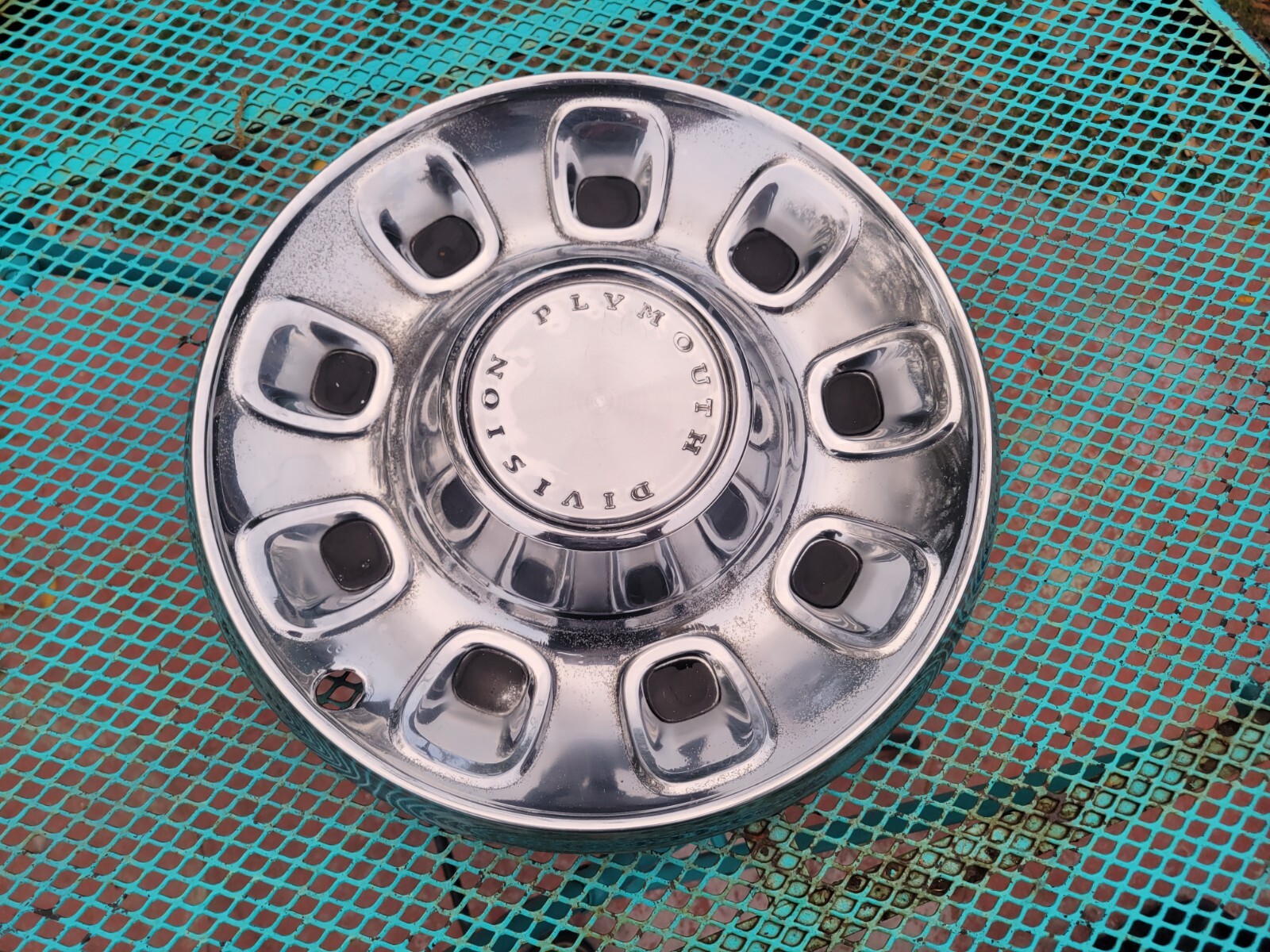 14" 1969 PLYMOUTH HUBCAP (1) NICE USED OEM H330 FITS BARRACUDA ALL