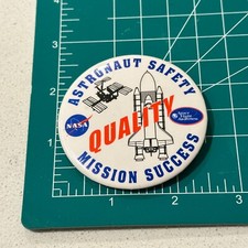Nasa & Space Flight Awareness Pin Astronaut S...
