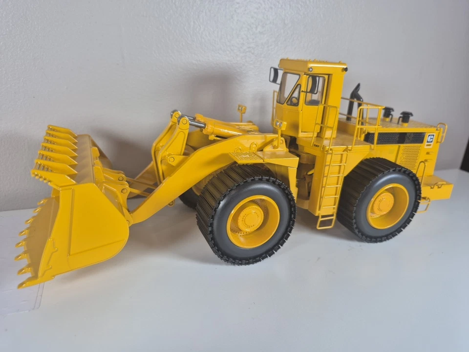 Caterpillar Cat 992C Wheel Loader Beadless Tire Version CCM 1:48 Loose AB24 - Image 4 of 4