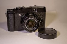 Fujifilm X10 Kamera - sehr gut - mit Zubehörpaket