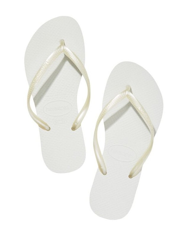 Victoria secret/havaiana's flip flops NEW SIZE large 9/10 white