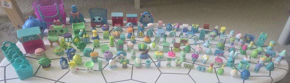 Shopkins Lot. Green & Blue Colored Shopkins Lot. 124 Total. - Image 2 of 4