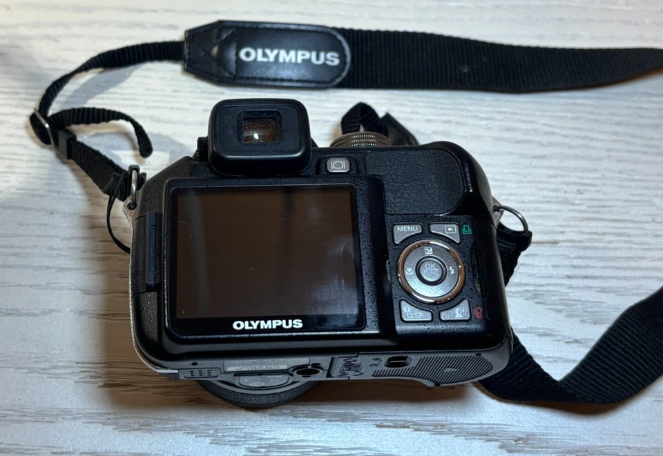 Olympus Digital Camera SP- 560UZ With Bag Working, W/Out Batteries & Sd Card - Image 4 of 4