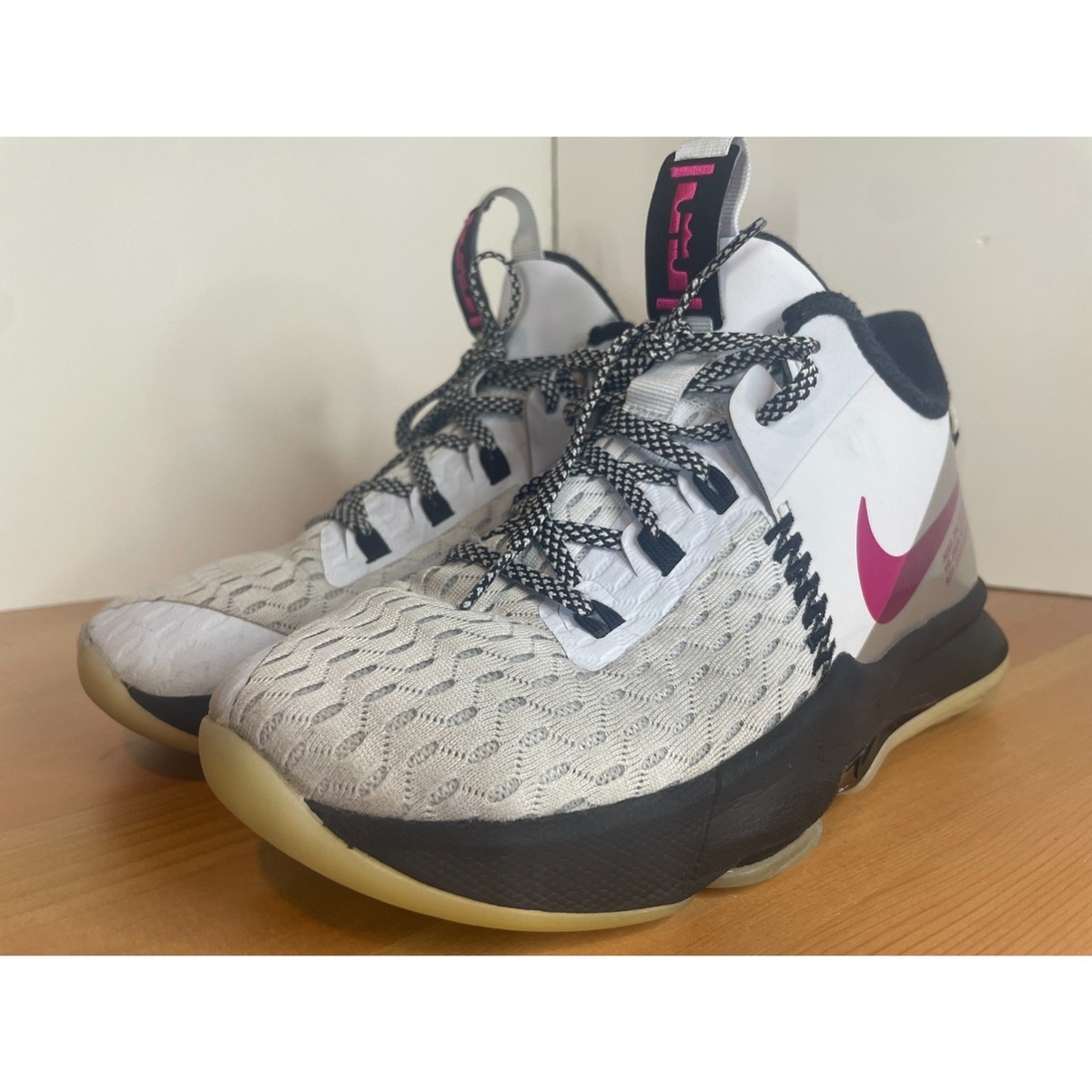 ★【NIKE】★LEBRON WITNESS 5 ウィットネ.ス 5★25.5-29cm★ Nike Lebron Witness V 5 2020 Basketball Shoes | Kids Size 5Y