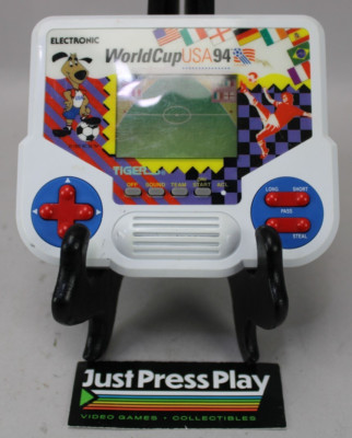 Tiger Electronics World Cup USA 94 LCD Handheld Game - Working!
