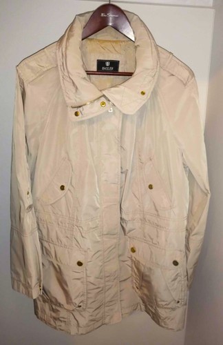 Basler Windbreaker Ladies Size AU14 Beige Jacket, Covered Zip, Hood, Pre-loved