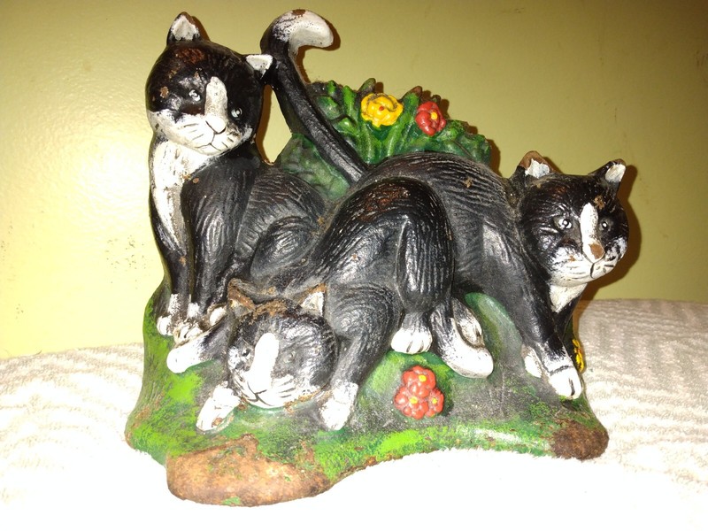 3 Kitten Cast Iron Doorstop