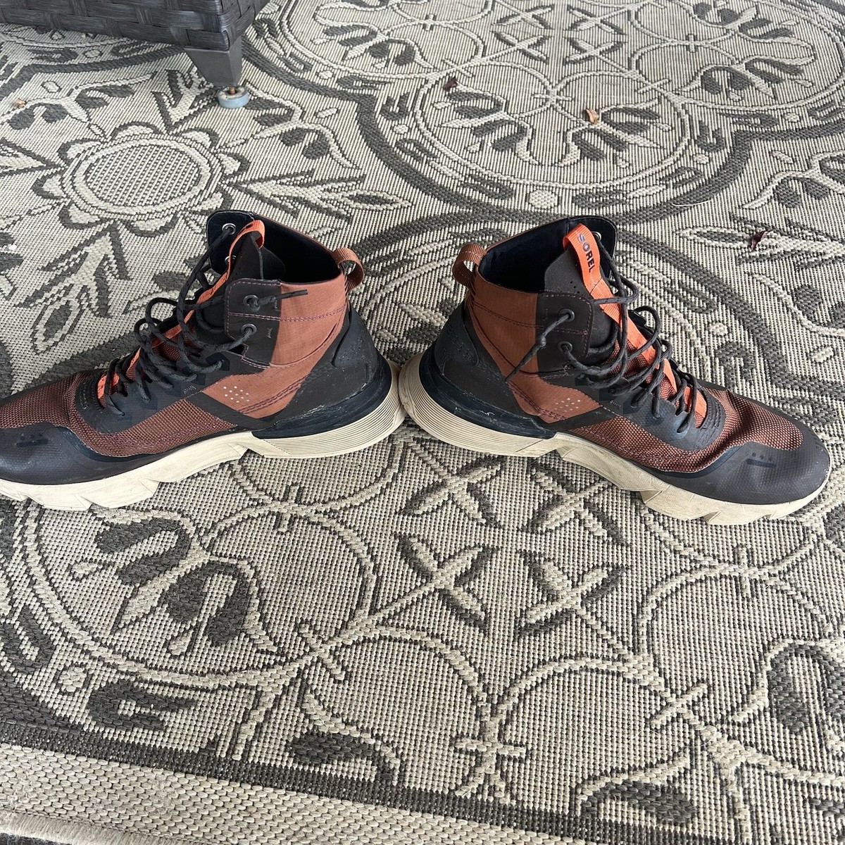 Sorel Mens Kinetic Rush MID Waterproof Sneaker/Boot Size 11 