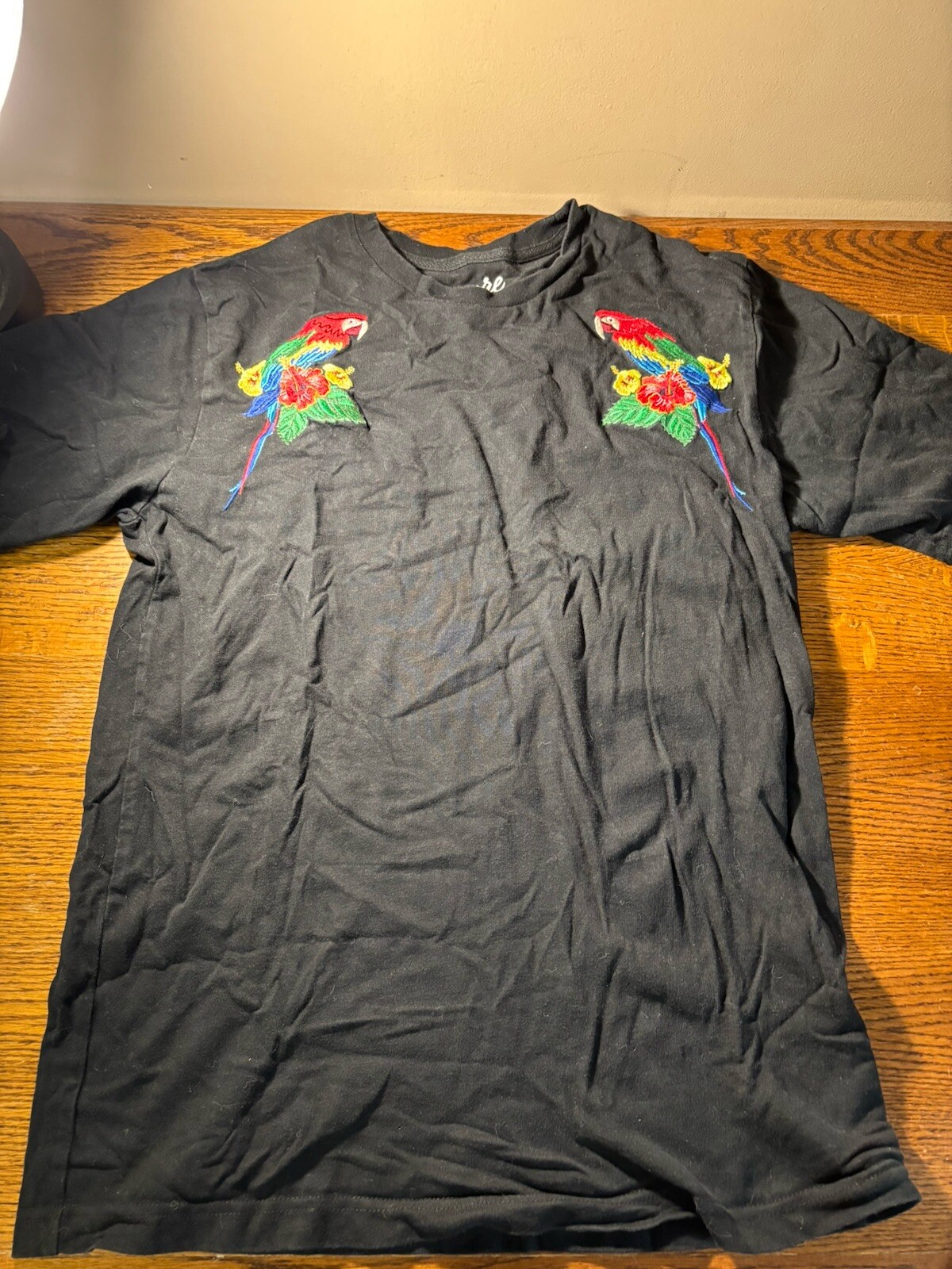 Camiseta Empyre Adulto Pequeña Negra Algodón Sin Etiquetas Bordada Coloridos Loros