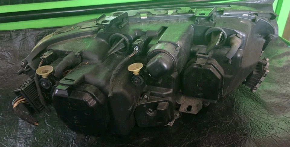 02-05- BMW E65 745LI 745I 760I LEFT DRIVER SIDE XENON HEADLIGHT HELLA - Image 4 of 4