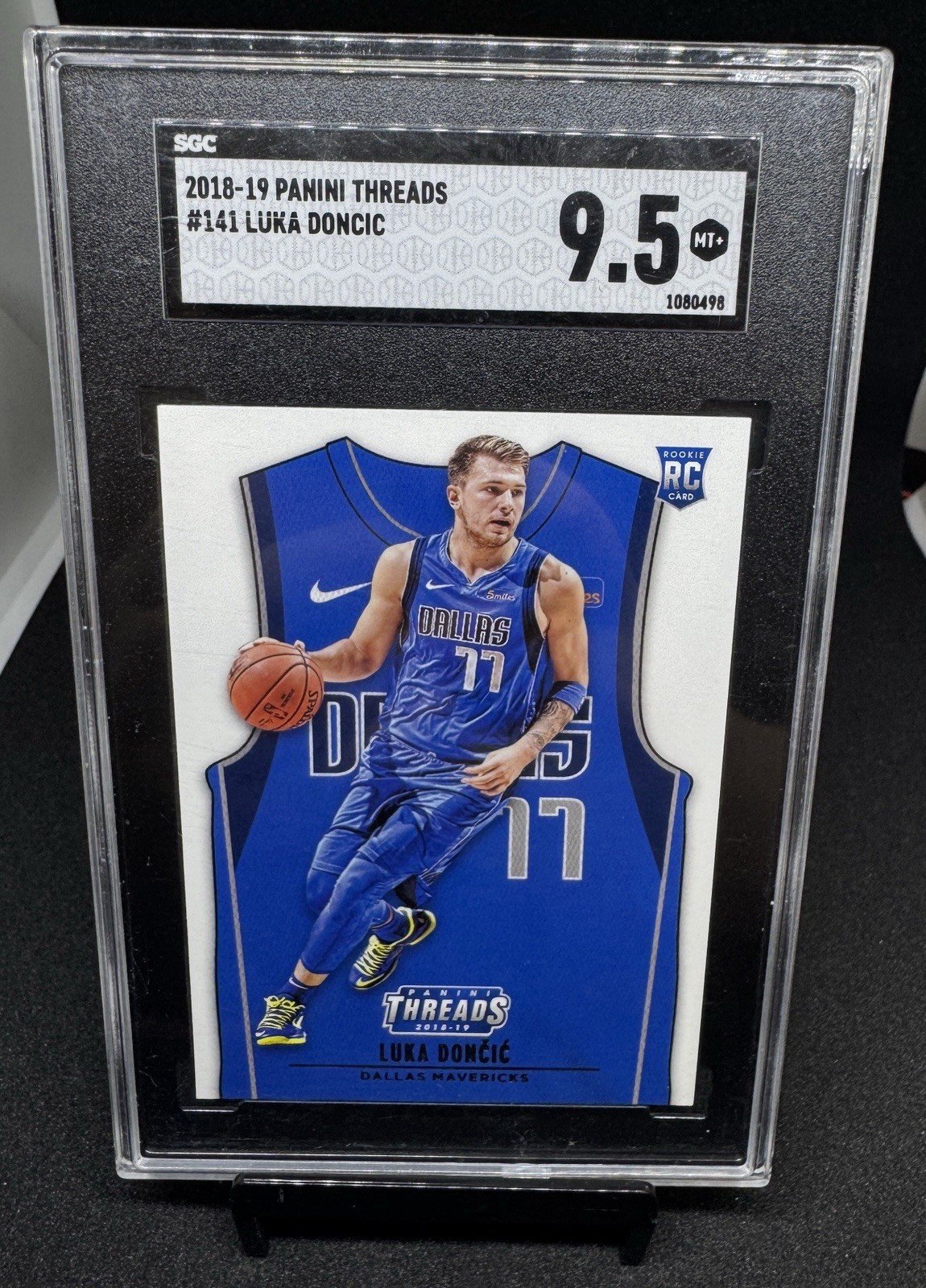 2018-19 Panini Threads Luka Doncic Rookie card 9.5 SGC #141