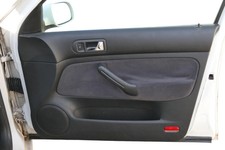 1x Golf 4 Bora Türverkleidung Verkleidung Tür vorne rechts 4/5-Türer schwarz Vel