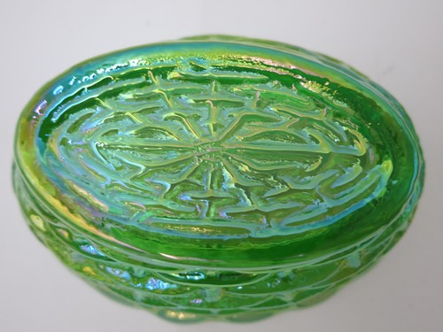 WESTMORELAND GREEN CARNIVAL GLASS OPAL OPALESCENT HEN ON NEST 3" SALT TRINKET - Picture 8 of 14