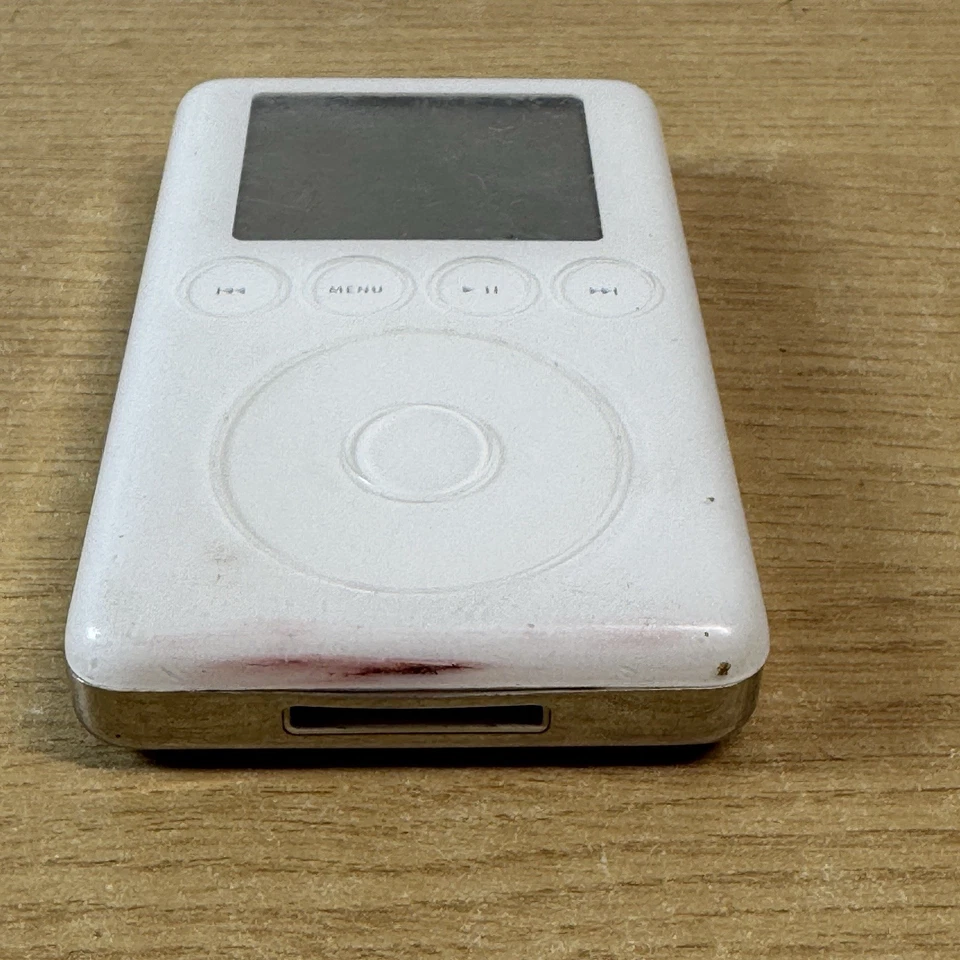 Apple iPod Classic 3rd Generation White (10GB) A1040 FAULTY NO POWER - Image 4 of 4