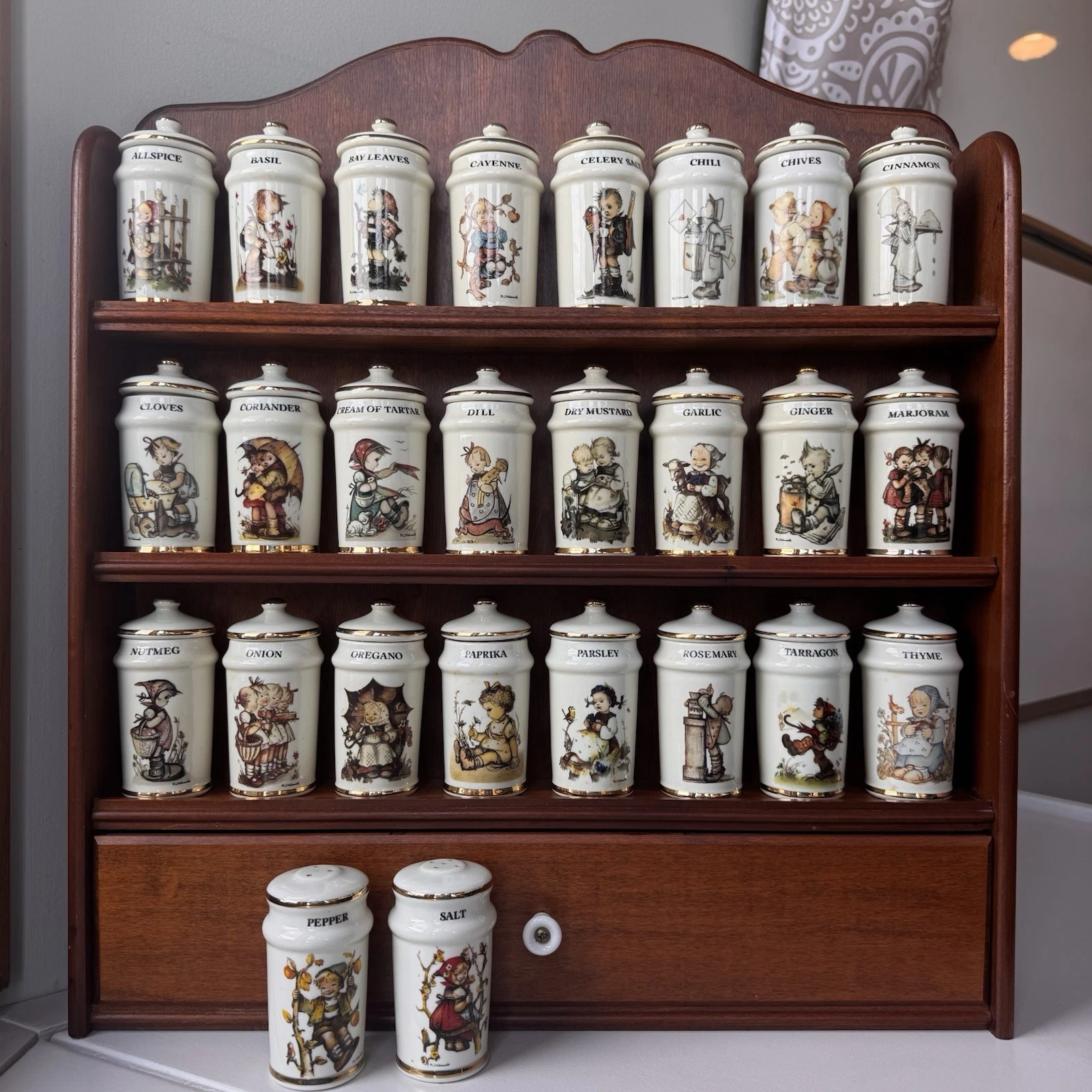 Vintage MJ HUMMEL PORCELAIN SPICE JARS DANBURY MINT Comp. Set/Rack +Salt +Pepper