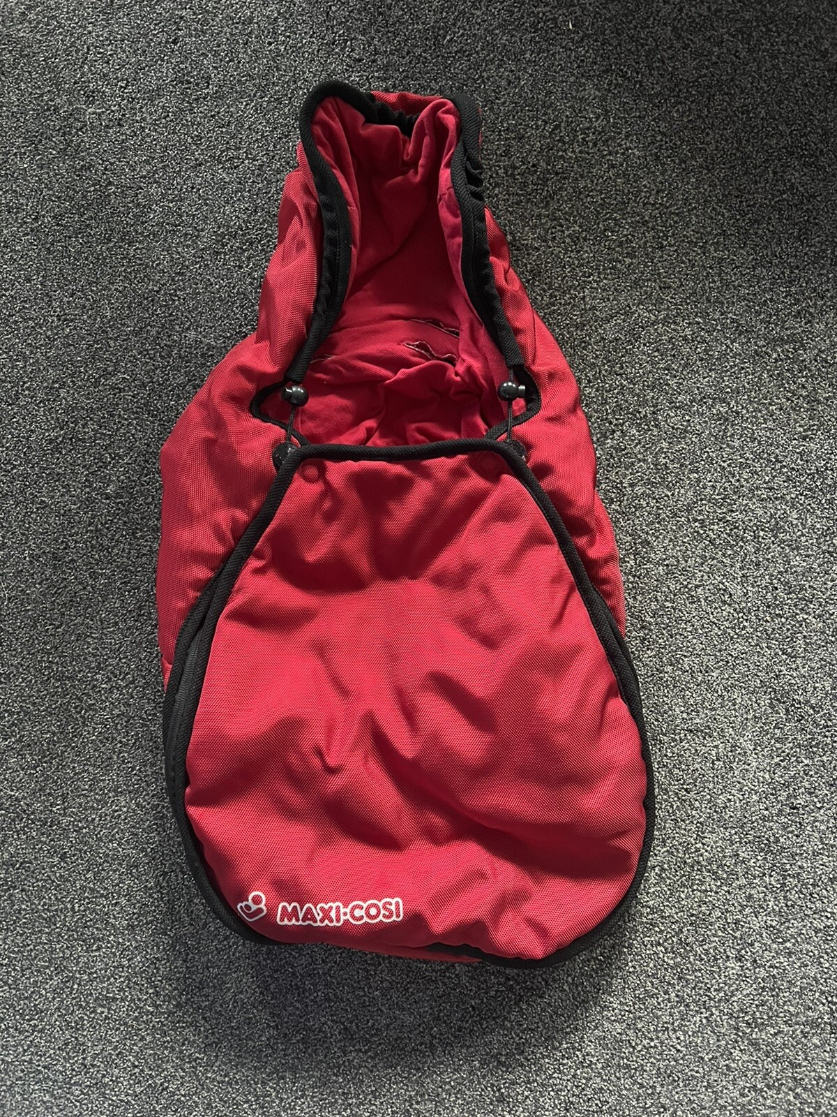 Seggiolino Auto Maxi Cosi Cabriofix con Poggiapiedi Rosso