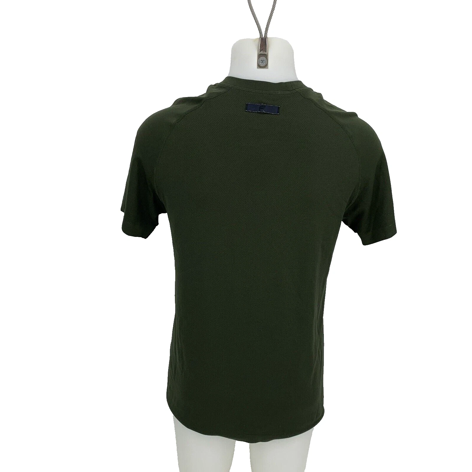 fabletics short sleeve crew neck gym performance shirt