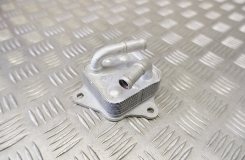 Conjunto de enfriador de aceite OEM 15710-25010/15710-F0010 | TOYOTA OEM Foto 3 de 4