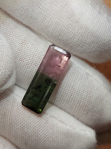 Long bi color Tourmaline gemstone - faceted natural multi color stone 5.00 CTS - Picture 8 of 10