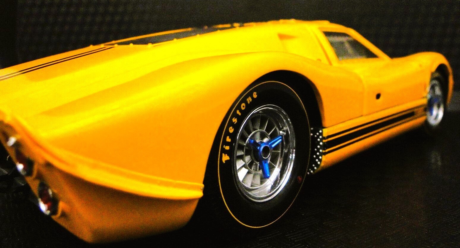 Ford GT40 Race Car Le Mans Racing w/V8 Engine/Custom Metal Body 1:18 SCALE MODEL