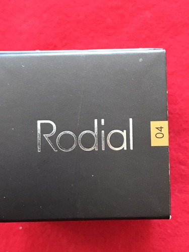 Rodial Airbrush Make-up Heavy Duty Foundation Paste Farbe ist 04 Made in Italy - Bild 7 von 10