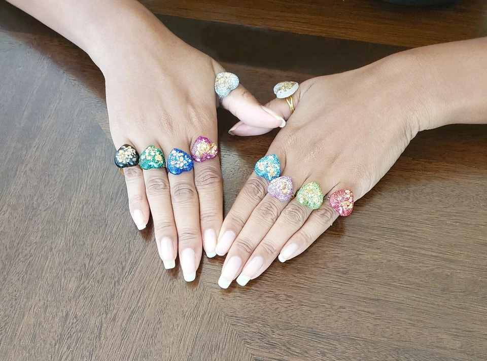 闪耀心形戒指 声明戒指 鸡尾酒戒指 时尚戒指 金色 — 第 3/4 张图片