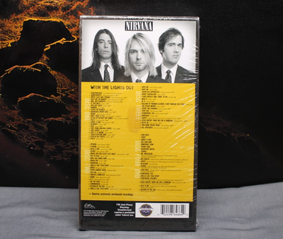 洋楽 NIRVANA With The Lights Out 3CD + 1DVD Amazon.co.jp: With the Lights Out (3CD+1DVD) [digi-pack]: ミュージック