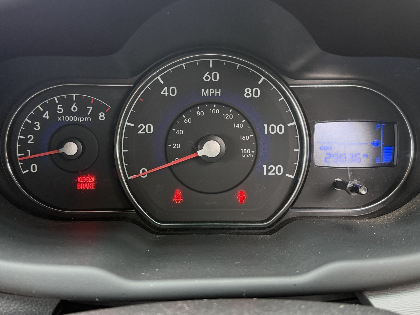 Hyundai i10, photograph 9