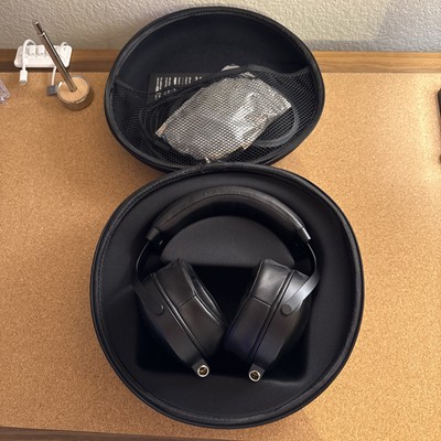Monolith M1570C Over the Ear Closed Back Planar Headphones - Removable Earpads