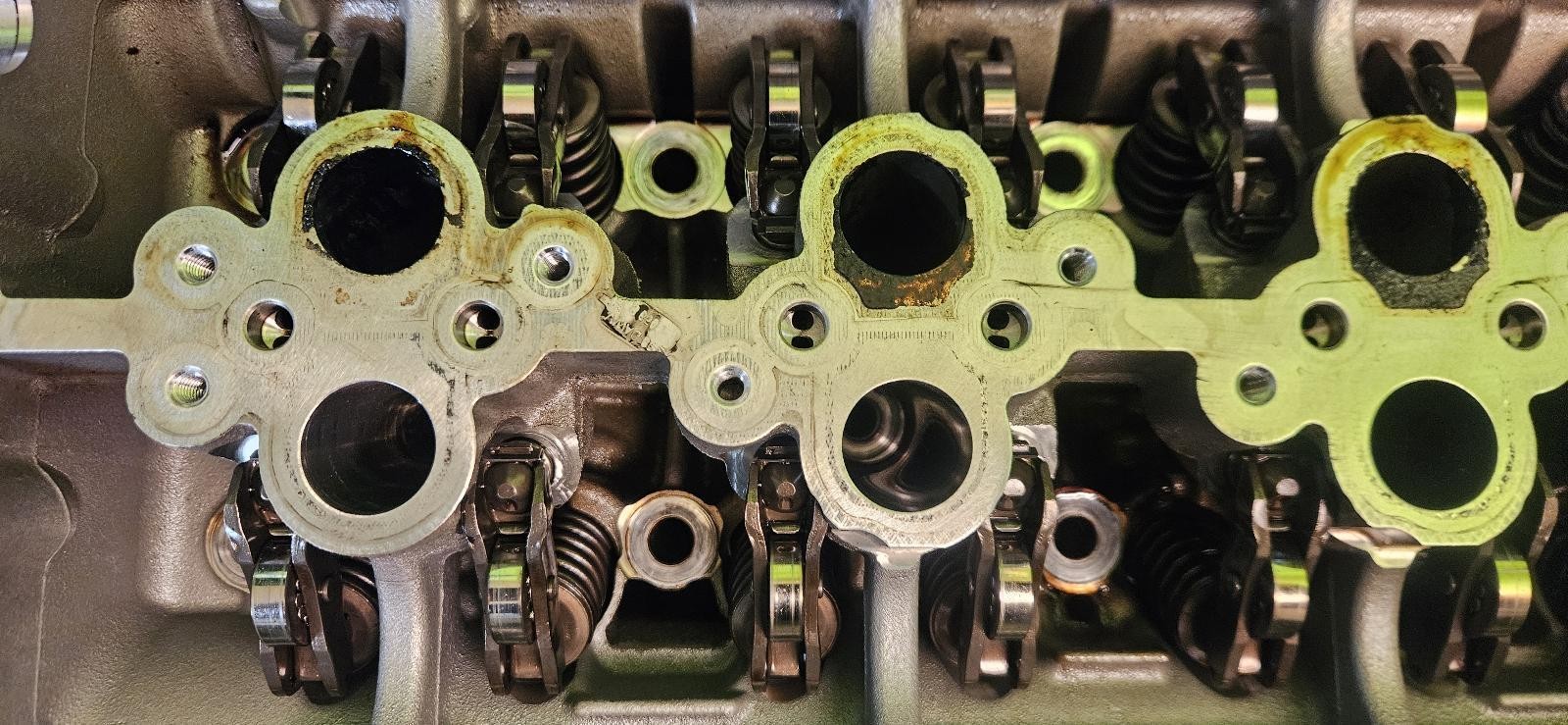 AUDI BENTLEY LAMBO PORSCHE RIGHT ENGINE CYLINDER HEAD 0P2103404D OEM 38K Miles