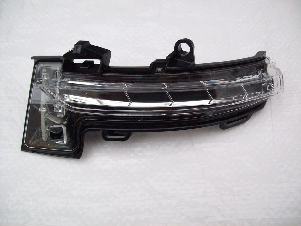 VW T-Cross C1 Door Mirror Indicator Light Clear Lens Right 2GA949102 2018 onward - Image 2 of 4
