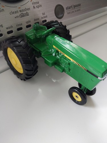 John Deere 1/32 Narrow Front End Green Farm Tractor #2803 SF - Picture 4 of 13