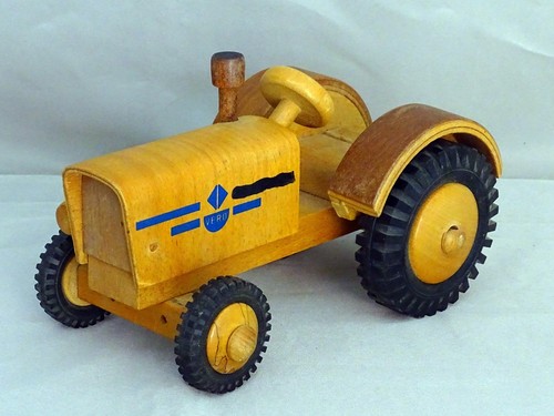 Traktor Holzspielzeug VERO Werdau ( 560)Bastlerstück Sammlerstück Original DDR