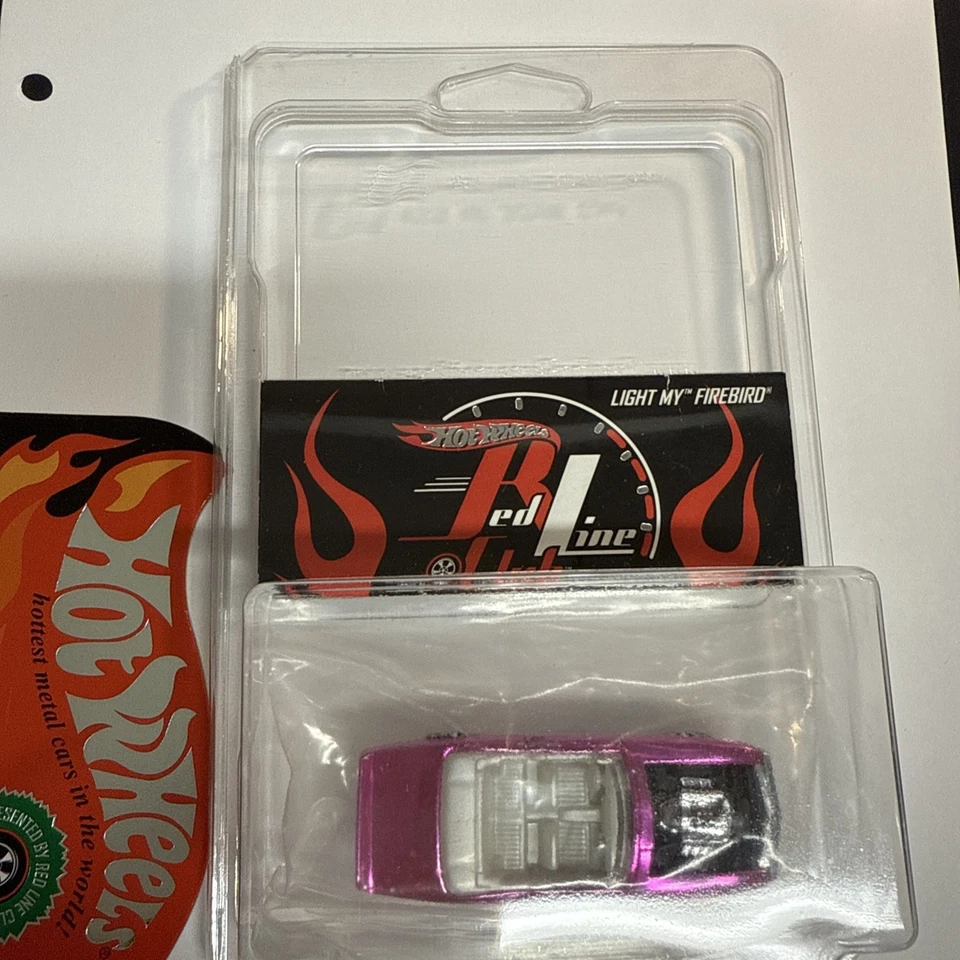风火轮红线俱乐部 LIGHT MY FIREBIRD 粉色独家收藏品 NIP🔥 — 第 2/4 张图片